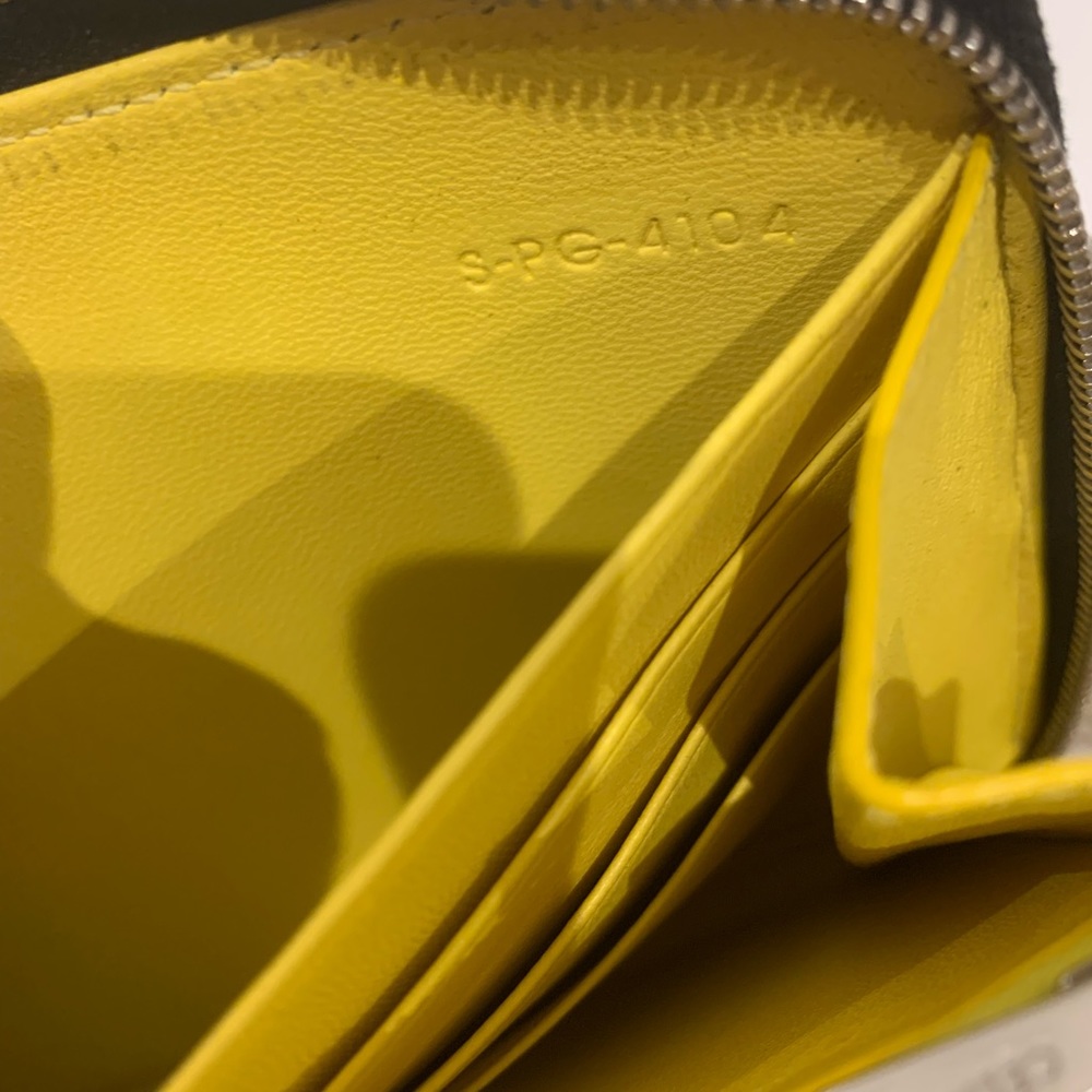 Celine | Large Zipped Multifunction Wallet In Calfskin | Black and Citron - Picture 10 of 16